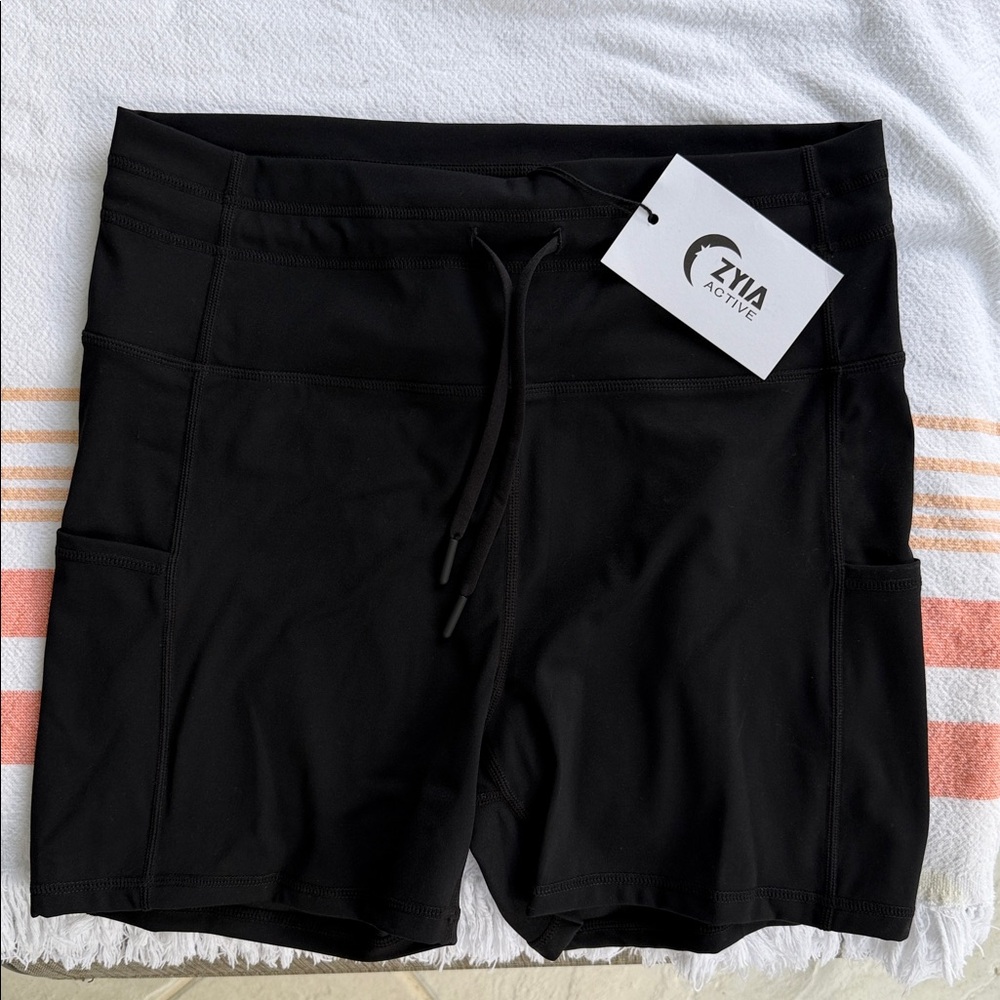 Zyia Black pocket Drawstring Luxe Hustle Shorts - Picture 2 of 4